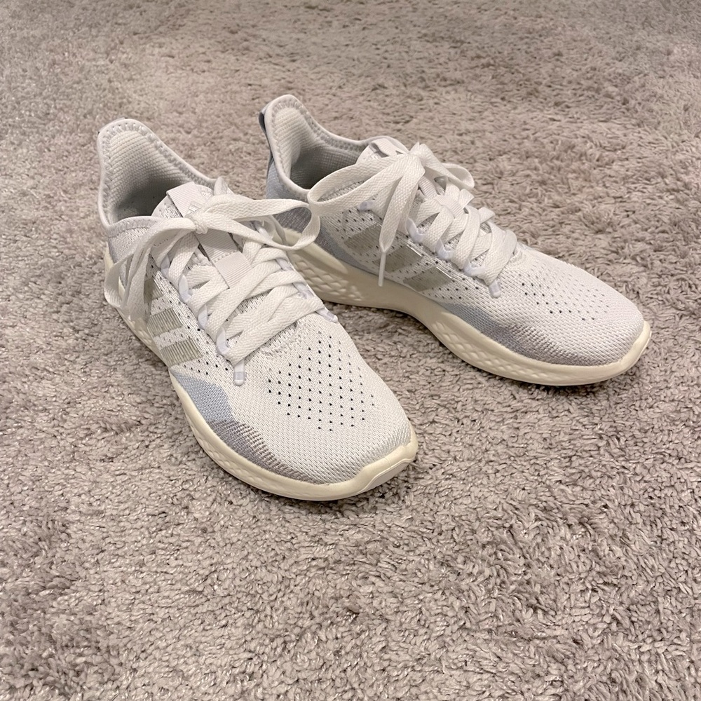 Womens Adidas Fluidflow Sz 7